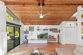 Sunset Villa: Upscale Three Bedroom Three Bath with Ocean Views - Image 5