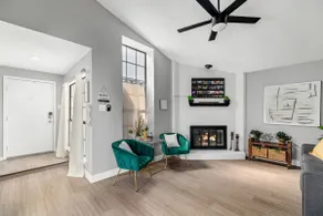 Cozy Newly Renovated Entire Residential Home - Image 4