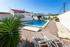 Villa Mare Townhouse Quesada City - Image 3