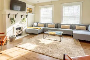 8BR at Tower Grove Park Sleeps 22 / ABODEbucks - Image 4