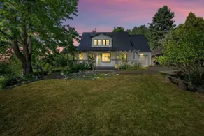 Sunset Garden Retreat-Sea & Mountain View w/ Sauna - Image 3