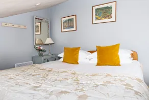 Wilf's Barn, romantic cottage with free parking - Image 2