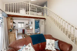 Wilf's Barn, romantic cottage with free parking - Image 3