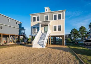 Statuesque waterfront home by Seaside Vacations & Sales - Image 4