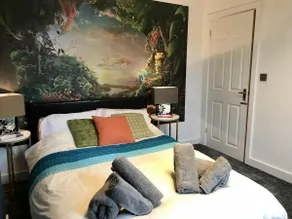 Stylish 3 bedroom house only 5 mins from M6/M58 - Image 5