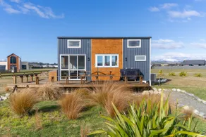 Tiny Piece of Paradise - Te Anau Tiny House - Image 2