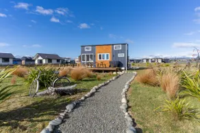 Tiny Piece of Paradise - Te Anau Tiny House - Image 3