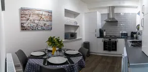 The Old Paint Shop Apartment - Centrally Situated - Image 4