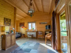 Romantic wooden cottage with lots of art - Image 5
