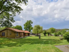 Romantic wooden cottage with lots of art - Image 3