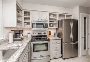 Spacious Executive Suite Downtown Bowling Green - Image 2