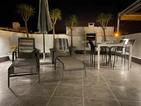 Stunning 2 bedroom apartment with Pool View - Image 2