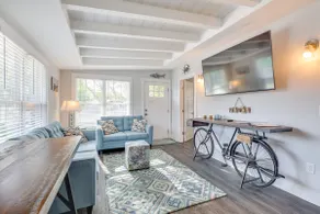 Modern Oak Island Escape: 1 Mile to Long Beach! - Image 5