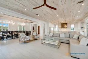 💎 Sapphire Shores | Heated* Pool | Walk to Beach | 2 Golf Carts | Free Excursions - Image 3