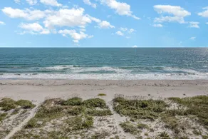 Sea Breeze Retreat-Direct Ocean Front 2/2 - Image 5