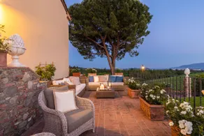 Fattoria Camigliano, Luxury Farmhouse with Pool inside a Wine Estate - Image 5
