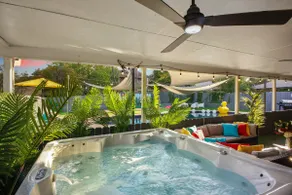 Top-Rated Modern Family Oasis — Pool & Mini Golf - Image 2