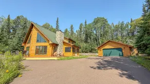 Rocky Shores Retreat in Grand Marais, MN - Image 3