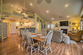 Kentucky Lake House With a Great Outdoor Space! - Image 3