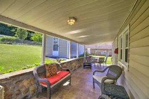 Cozy Damascus Cottage w/ Porch & Trail Access! - Image 2