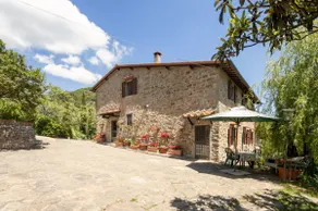Farmhouse with pool & graden Vacavilla Exclusive - Image 2