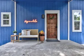 Stay In Style | Renovated & Walkable Bungalow - Image 3
