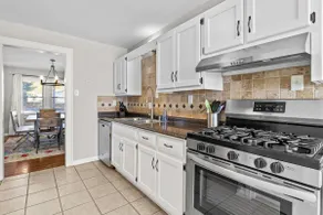 Waldo Craftsman - Fenced yard + Walkable to dining - Image 4