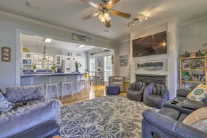 Bayfront Home with Kayaks, Paddleboards and Bikes - Image 5