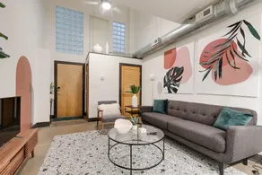 Lovely 1-Bedroom Loft with Free Parking and Wifi - Image 4