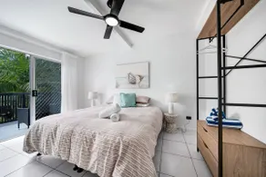 1 Bedroom Balcony - Image 4