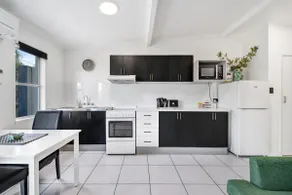 1 Bedroom Balcony - Image 5