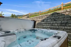 Brand New, High End Unit, Perfect for families! - Image 2