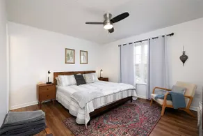 Charming Townhome with Two King Beds & Sep Bath - Image 2
