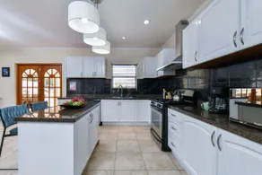 Villa Retreat: 3BR w Private Pool near Palm Beach - Image 3