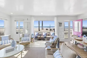 Beach House on Sandy Beach, Walk to Restaurants - Image 2