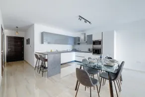 Chic 2BR Apartment, Ideal Location by Buena Vista - Image 4