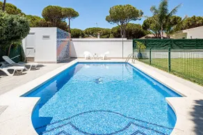 Charming Villa Near The Beach - Image 2