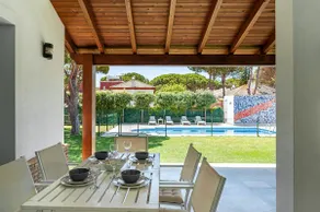 Charming Villa Near The Beach - Image 3