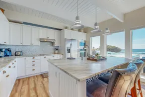 Oceanfront Home, Hot Tub, Deck, Pacific Views - Image 4