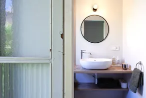 Velo Vern 3- Luxury penthouse w views of city wall - Image 3