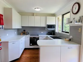 Alencon | Charming home with 2 Fireplaces in a bush setting - Image 4