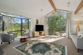 Alencon | Charming home with 2 Fireplaces in a bush setting - Image 2