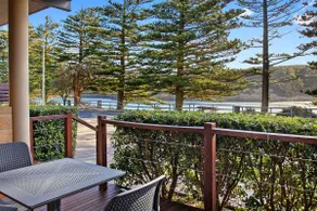 Beach Front King - Image 2