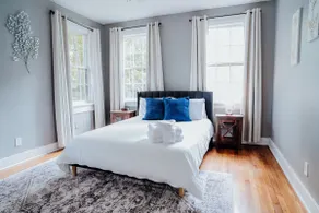 Bright Downtown Escape | WiFi Included - Image 2