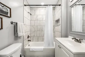 Spacious 3 Bedroom - Sleeps 8 - Central Location - Image 5