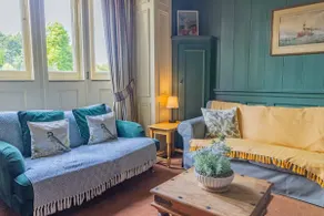 Historic 2 bed gatehouse in private parkland - Image 3
