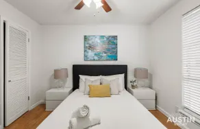 Nice ‘n’ Quiet Downtown Apt, Pool + Free Parking - Image 3