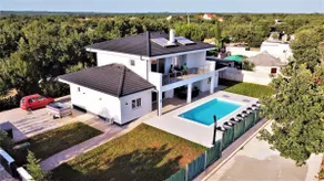 New Villa with Pool - Image 2