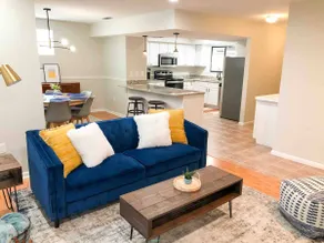 Lovely 3bed/2bath Apartment - Second floor unit! - Image 4