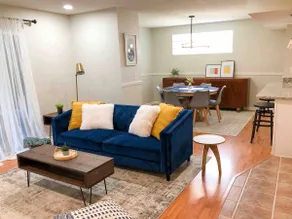 Lovely 3bed/2bath Apartment - Second floor unit! - Image 2